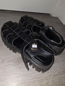 Black platform sandal - Womens 10