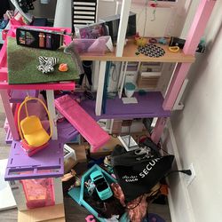 Barbie House & Girl toys! Great Shape