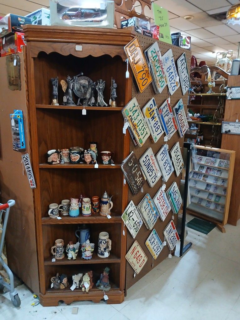 Antiques, Furniture, Glassware, Jewelry, Toys, Christmas, Vintage