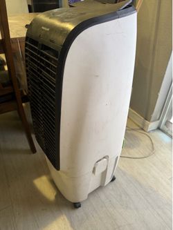 Frigidaire Evaporative Air Cooler / Swamp Cooler – Works Great