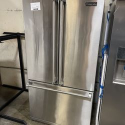 VIKING COUNTER DEPTH FRENCH DOOR REFRIGERATOR 
