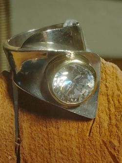 Sterling Silver Ring With Zircon 