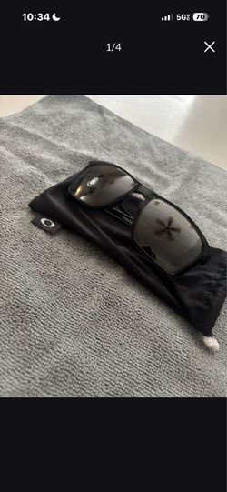 Oakley sunglass