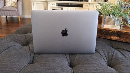 Apple MacBook Laptop Silver
