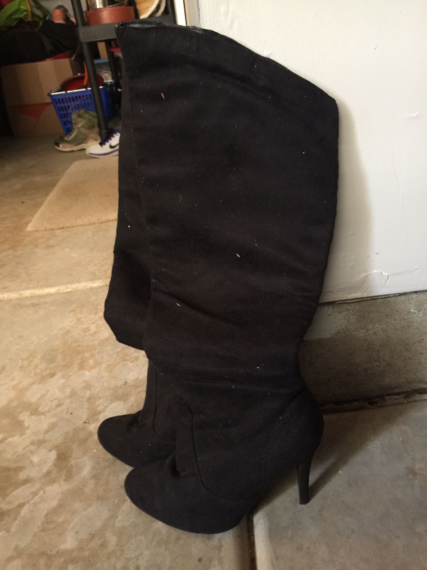 Boots size 6.5 swede black