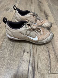 Women’s Nike Lunarlon Softball Cleats