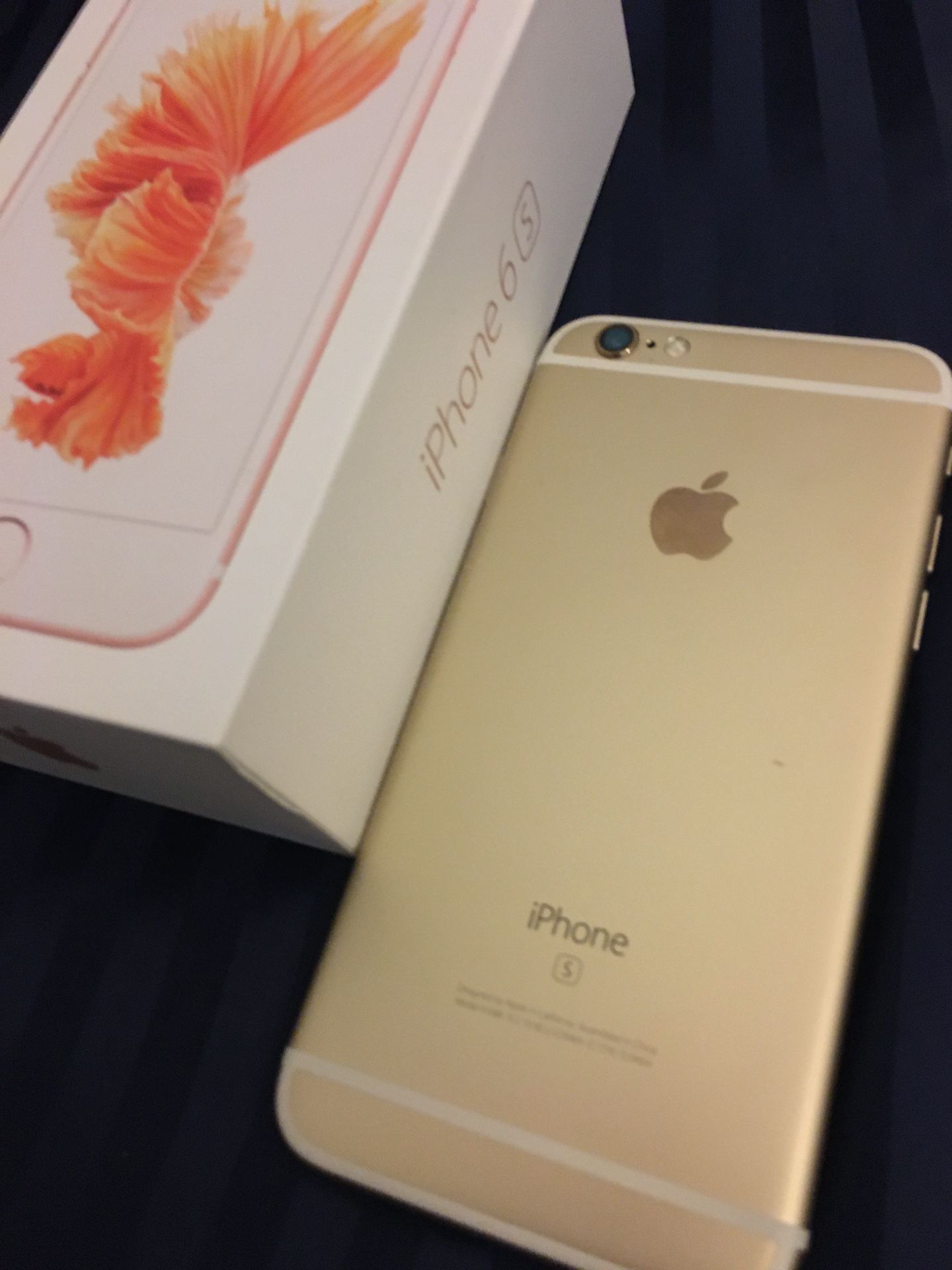 iPhone 6s /64gb / Unlocked any carrier.