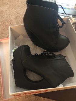 Size 10 heels black chunky heel