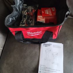 Brand New Milwaukee Drill Set With Bag And Battery $150