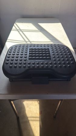 Ergonomic Under Desk Footrest – Adjustable Height & Tilt