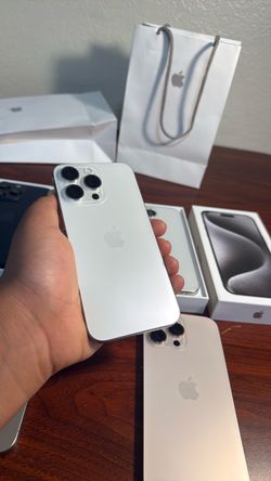 iPhone 15 pro max 256 gb unlocked