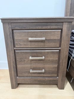 2-Drawer Wood Nightstand Bedside Table