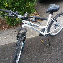 Women's Bike 26" _ Brand  New