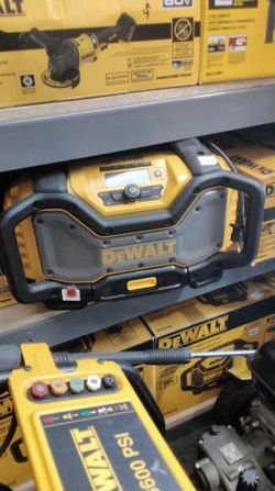 DEWALT Bluetooth Job Site Radio