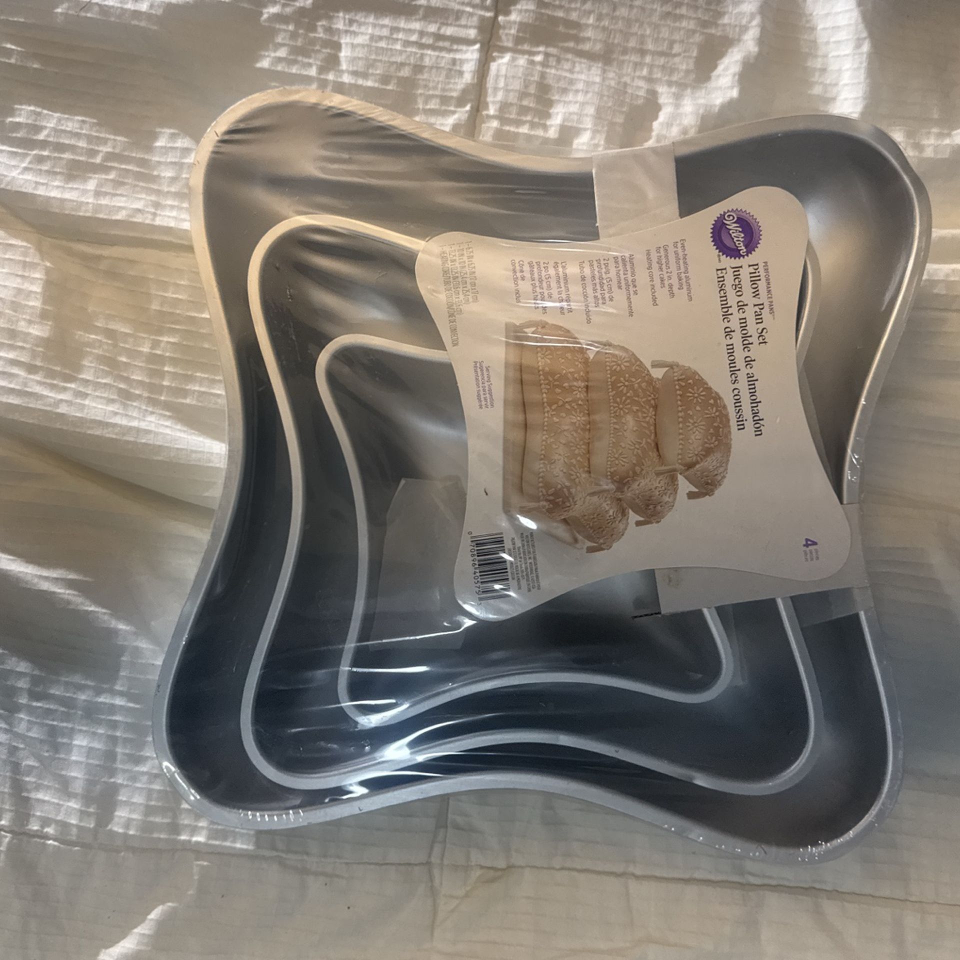 Wilton Pillow Pan Set 4 Pieces