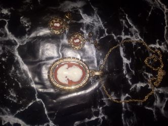 Camino w/earings matching