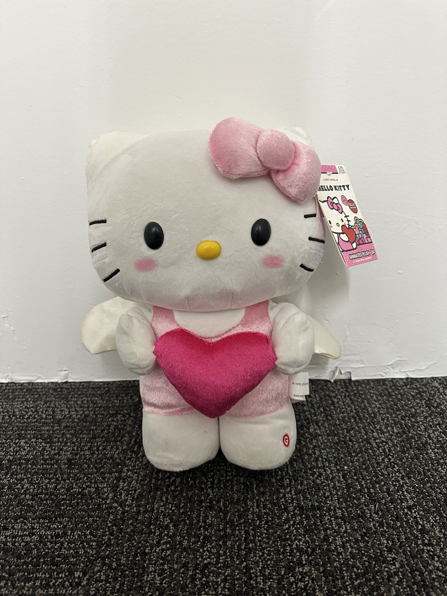 NWT Hello Kitty Valentines Day Greeter