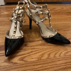 BCBG HEELS SIZE 8