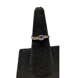 14kg Tanzanite And .10 Ctw Diamond Ring 