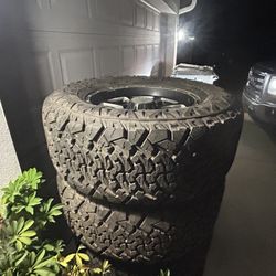 (4) Venom Power Wheels/tires With Hostile Rims 