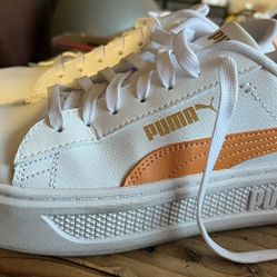 Women Size 8.5 Puma sneakers