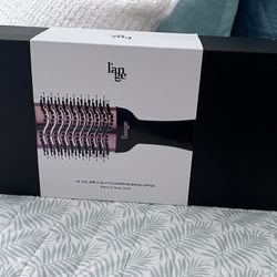 Lange Brush Blow Dryer 