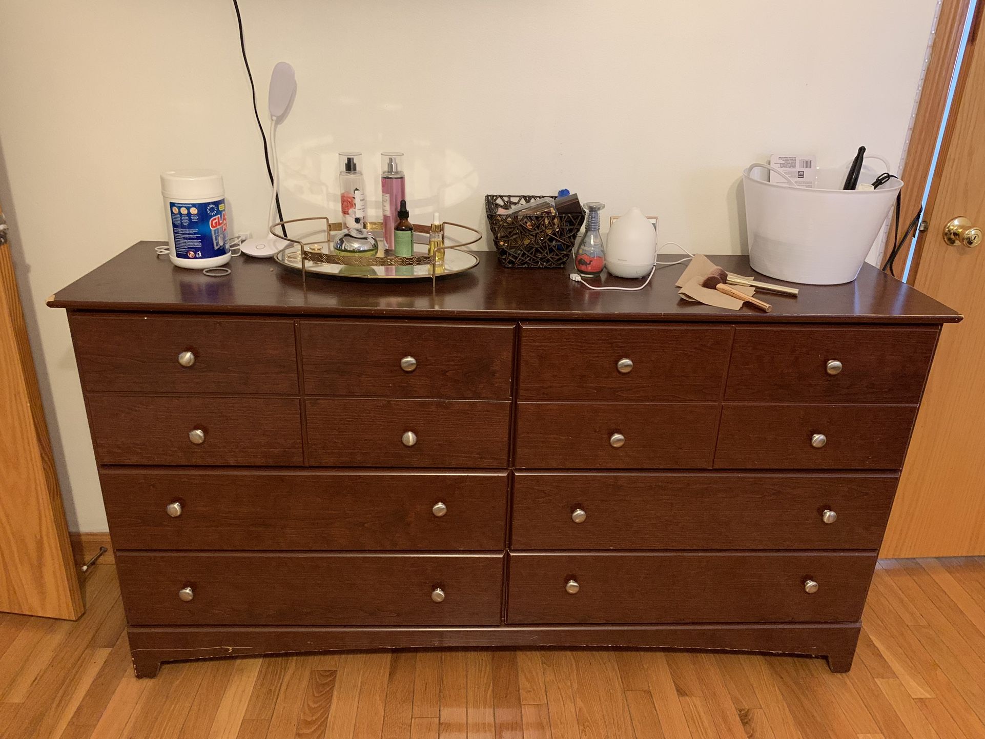 WOOD DRESSER