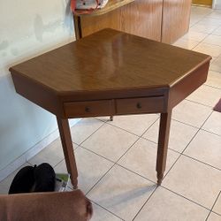 Corner Table
