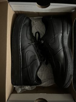 Black Air Forces Size 6y