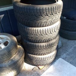 Toyo 275/40/R22 tires
