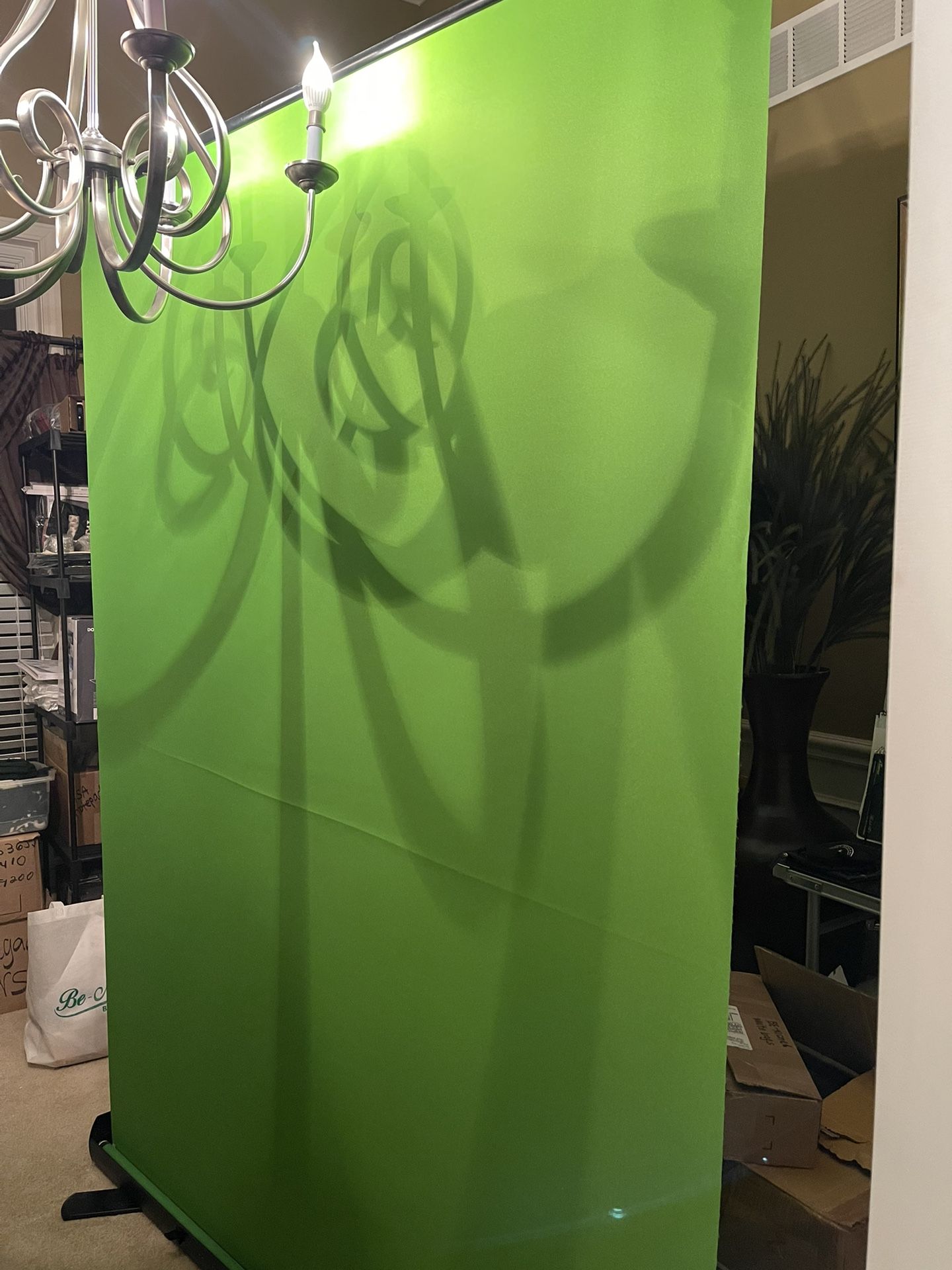 Retractable Green Screen