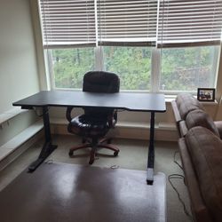 Desk With Automation Up/down