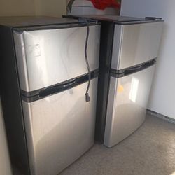 MINI FRIDGE STAINLESS STEEL MINT CONDITION 