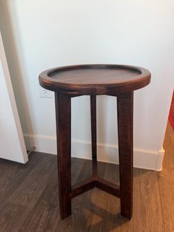 Plant stand / side table