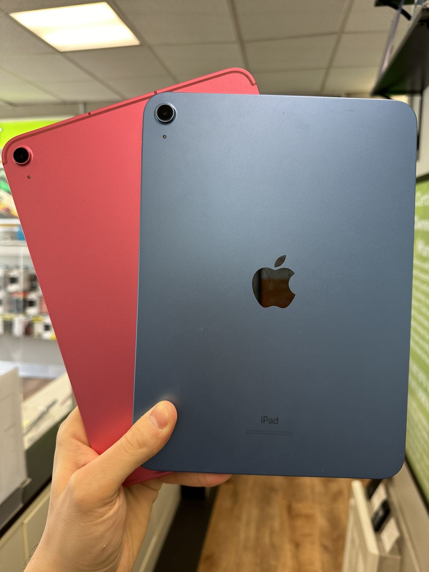 iPad 10th Gen. Cellular 64GB 10.9” - All Colors