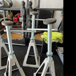 RV stabilizers