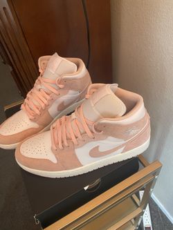 Jordan 1s Mid SE 