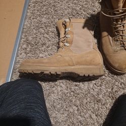 BELLEVILLE GORE-TEX SIZE 9 MILITARY WATERPROOF AND WATER RESISTANT BOOTS 