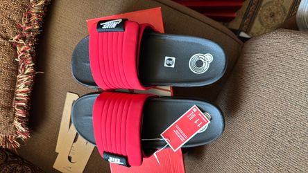 Men’s Nike slides size 11