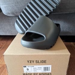Adidas Yeezy Slides Dark Onyx Size 9
