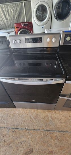 Whirlpool, Glass Top Stove, Everything Works Good 