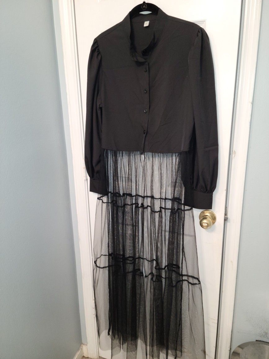 Blusa Negra Con Tul En La Parte Inferir,se Usa Con Pantalon Abajo