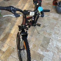 🔥24” Mountain Bike - 8 Speed🔥