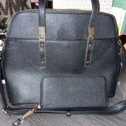 Medium Black Purse & Wallet