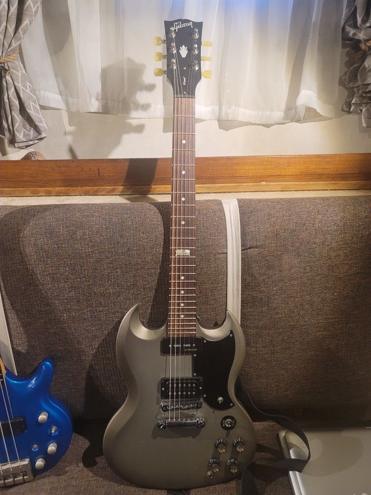 Gibson SG Futura 120th Anniversary Featuring ETuneautomatic Tuners.