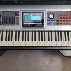 Roland Fantom G8 Keyboard Workstation Piano