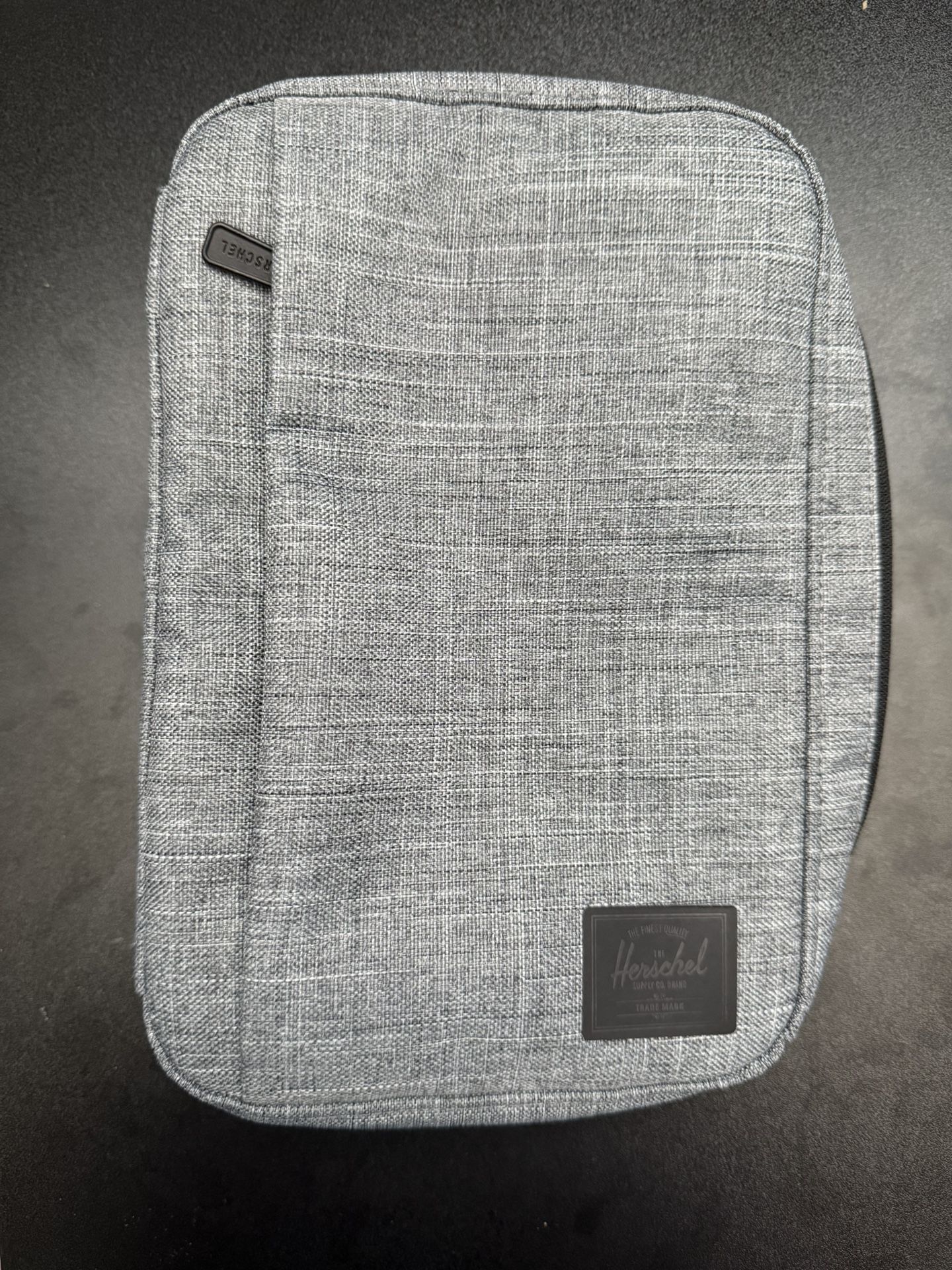 Herschel Supply Company Burrard Organizer | Tech - 2.6L