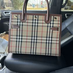 Burberry Purse