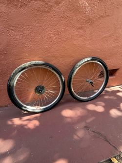 26” velocity cliffhanger/shimano wheelset gravelking tubeless