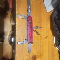 Top-Quality Red Victorinox Spartan Swiss Army Pocket Knife